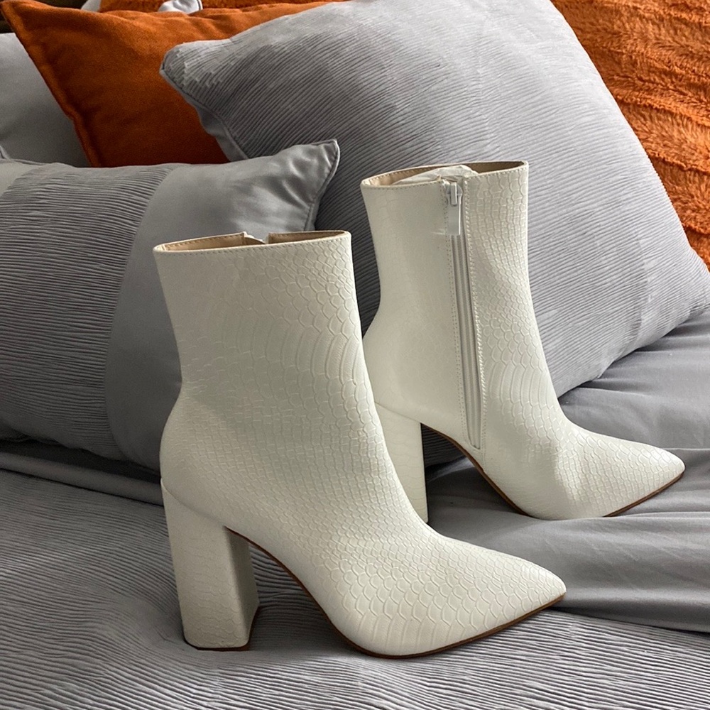 BRAND NEW 4” heel